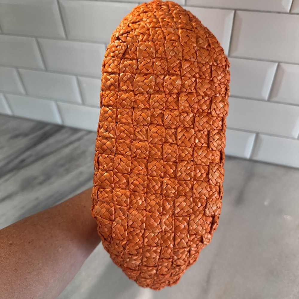 Orange Straw Purse With Leather Buckle And Bamboo Handles - Picture 8 of 15